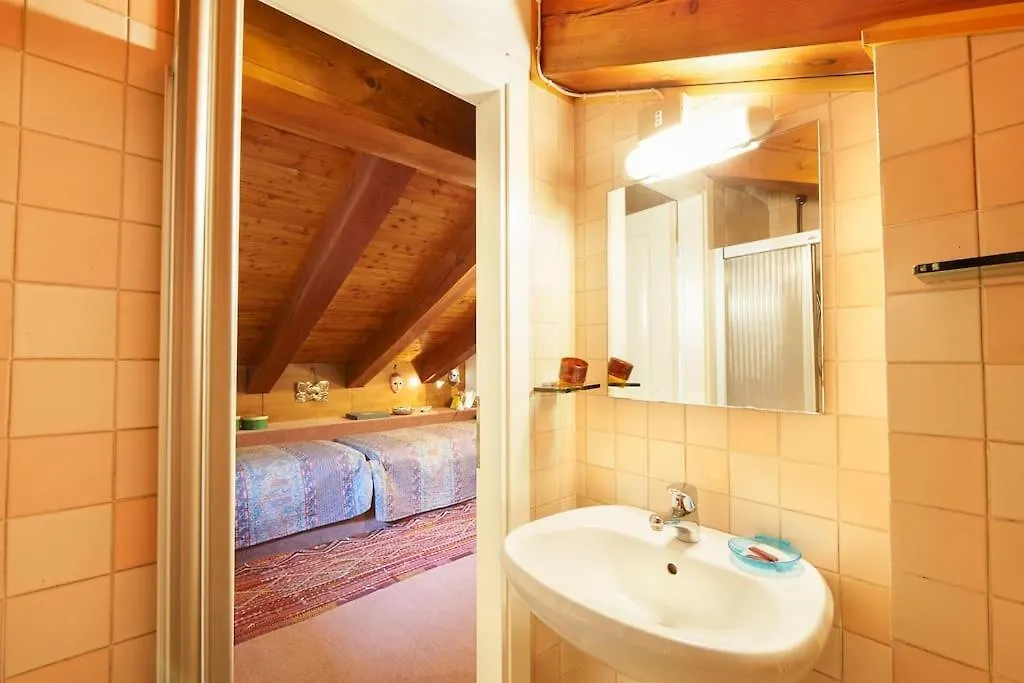Ca' Del Pittore In Dorsoduro, Elegant Fine Arts District Venedig Apartment